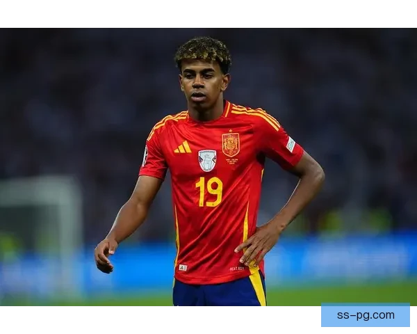 巴塞罗那小将亚马尔打破纪录 成为欧洲杯历史上最年轻进球球员