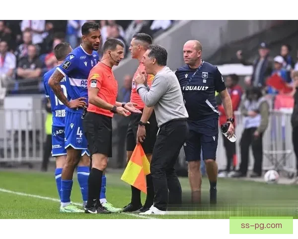 托利索法甲主场远射精彩世界波震撼全场观众欢呼