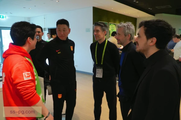 沃尔夫斯堡发球抢攻得分，节奏变化打乱对手